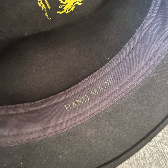 England designed, handmade, 100% wool flat brim hat - Picture 4 of 7